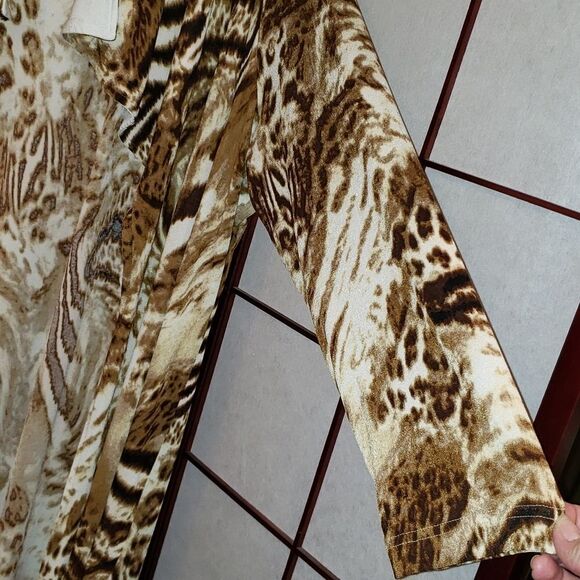 Soft Focus Open-faced Leopard Print Cardigan - Picture 4 of 8